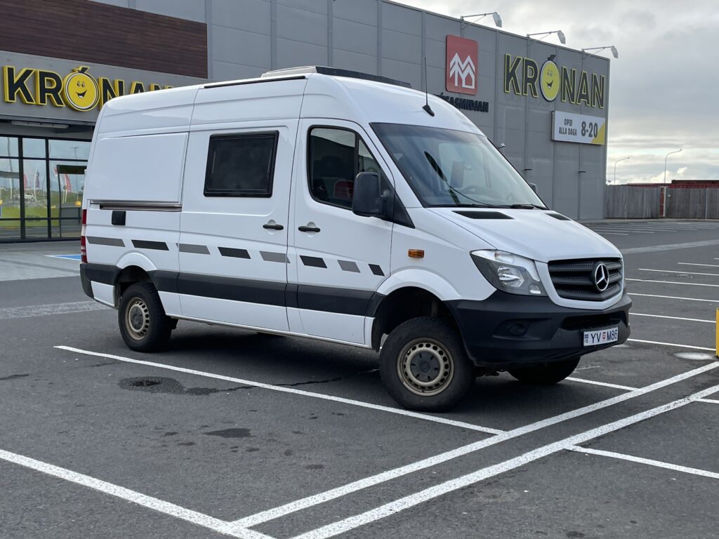 Island Mercedes Sprinter