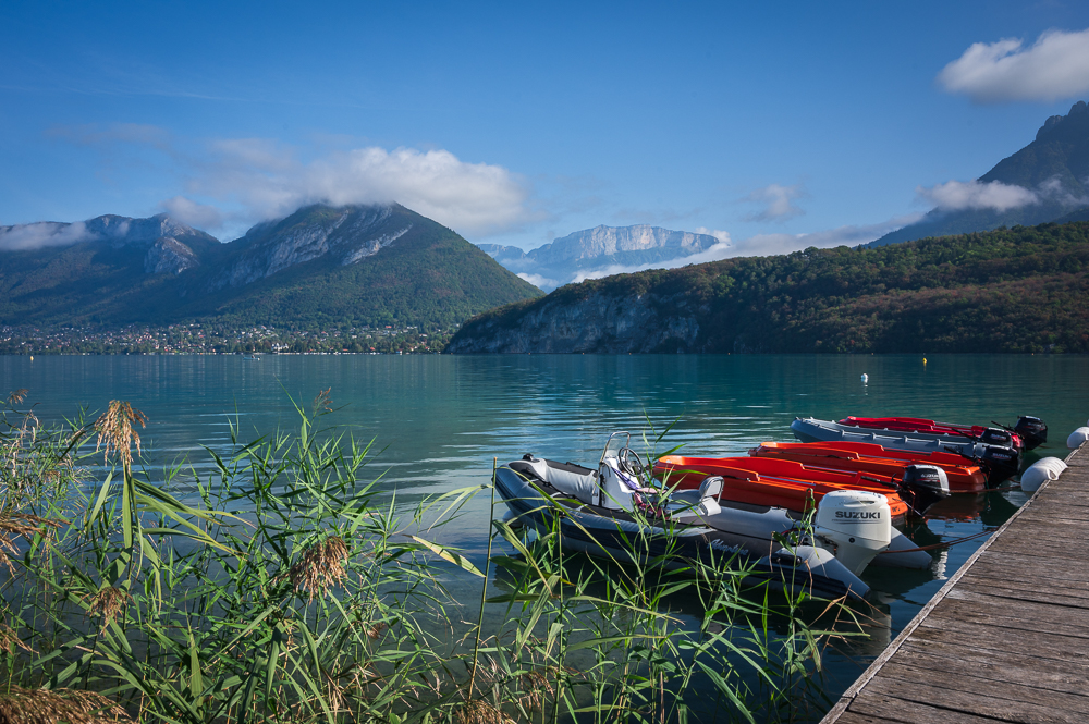 Lac d'Annecy mit Booten