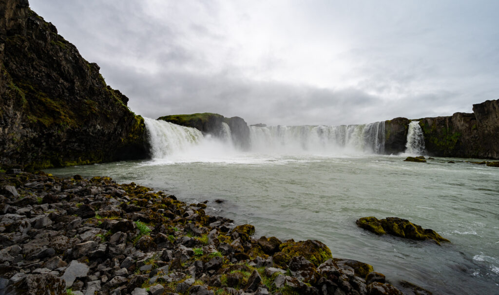 Go∂afoss - Wasserfall der Götter, einfach beeindruckend