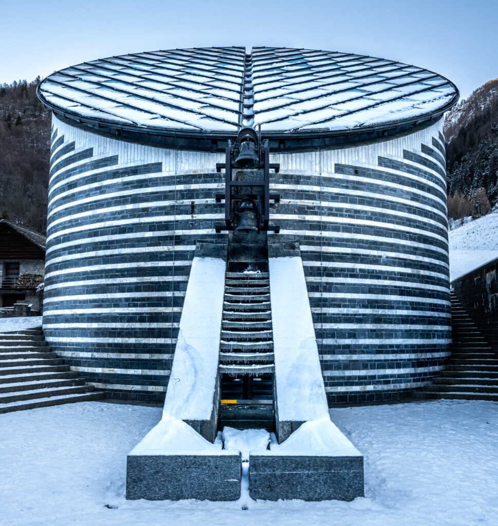 Botta Kirche in Mogno im Winter