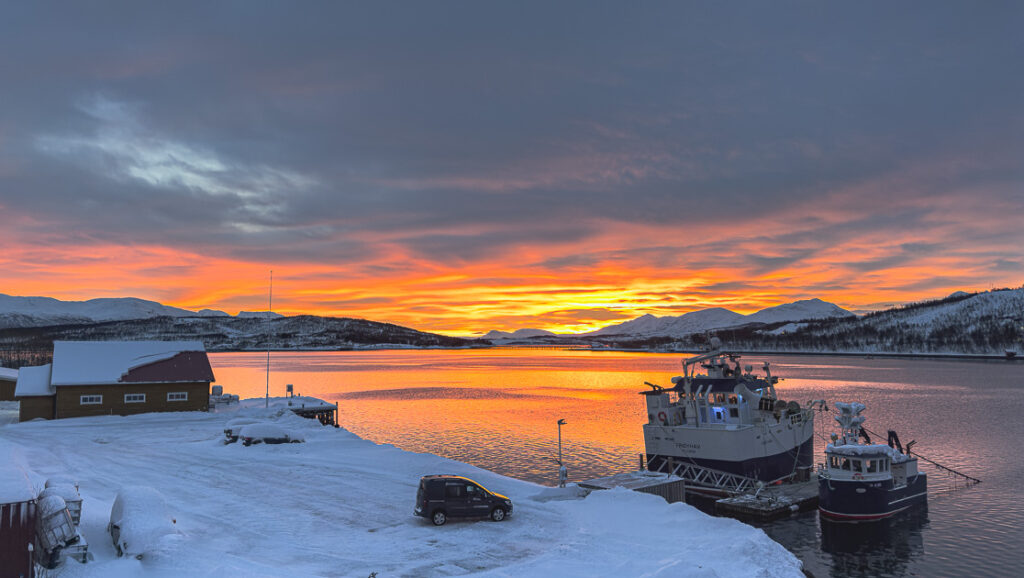 Letzter Morgen auf Kvaløya mit fantastischem Sonnenuntergang